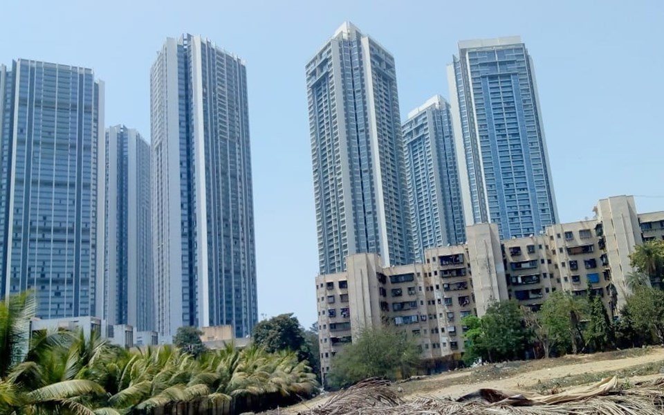 Building - Oberoi Esquire, Goregaon East