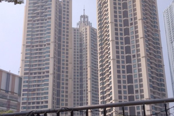 Flat on rent in Oberoi Woods, Goregaon East