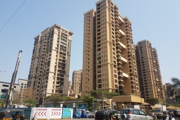 Flat on rent in Raheja Classique, Andheri West