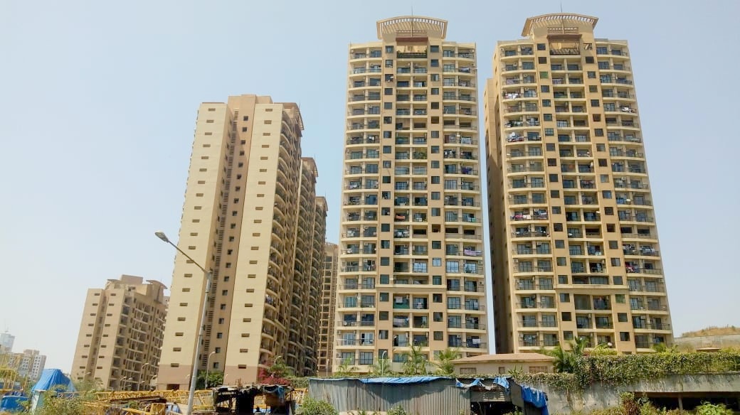 2 BHK Flats on Rent in Raheja Heights, Goregaon East