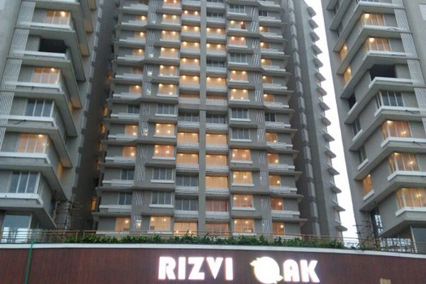 Flat on rent in Rizvi Oak, Malad East