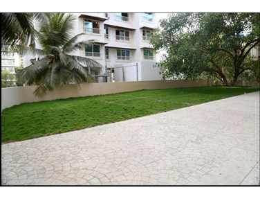 Garden - Roopkala, Santacruz West