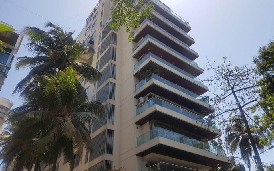 Rustomjee Ciroc, Juhu