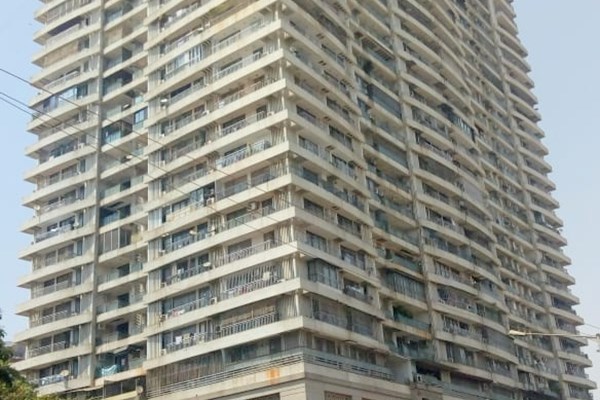 Flat for sale in Satellite Tower, Goregaon East