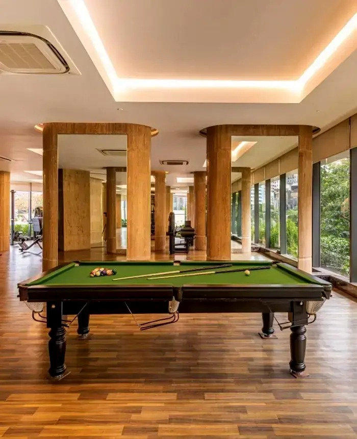 4 - Signia Pearl, Bandra East