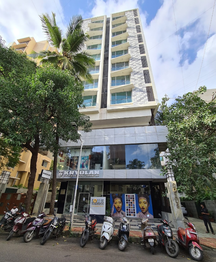 6 - Solus, Bandra West
