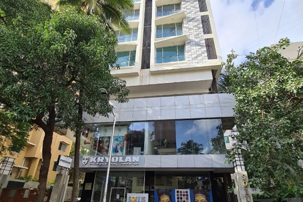 Flat for sale in Solus, Bandra West