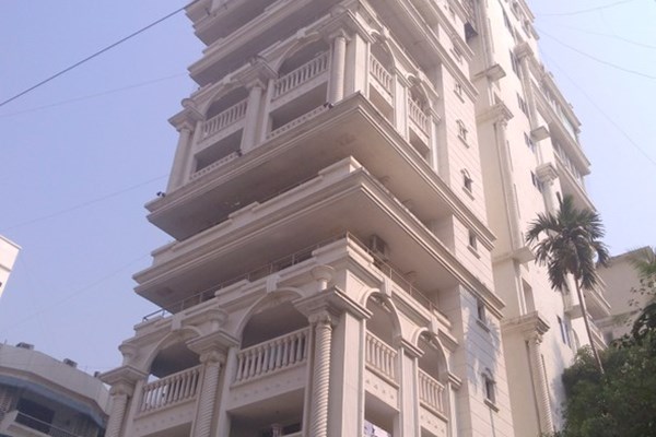 Flat on rent in Zahra Court, Khar West