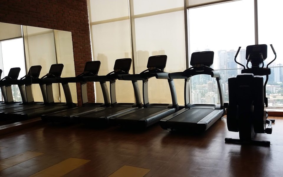 Gymnasium - Crescent Bay, Parel