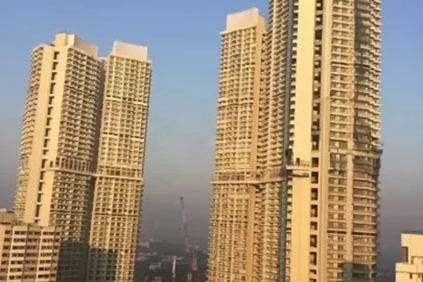 Flat on rent in Crescent Bay, Parel