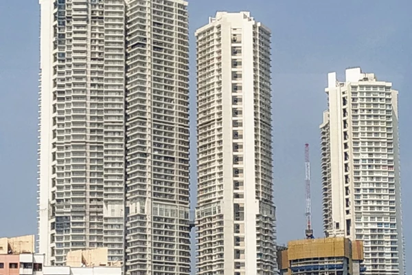 Flat for sale in Cresent Bay Callisto, Parel