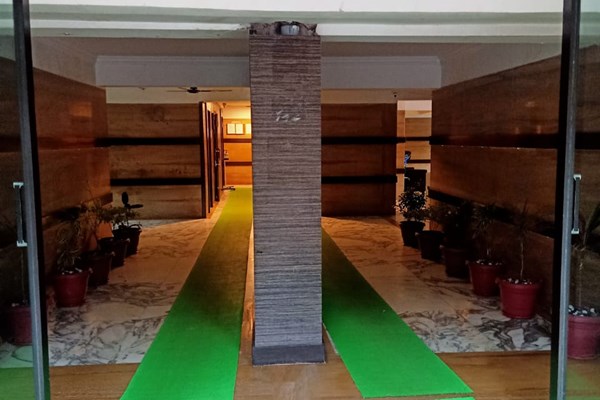 Flat for sale or rent in Manju Towers, Andheri West