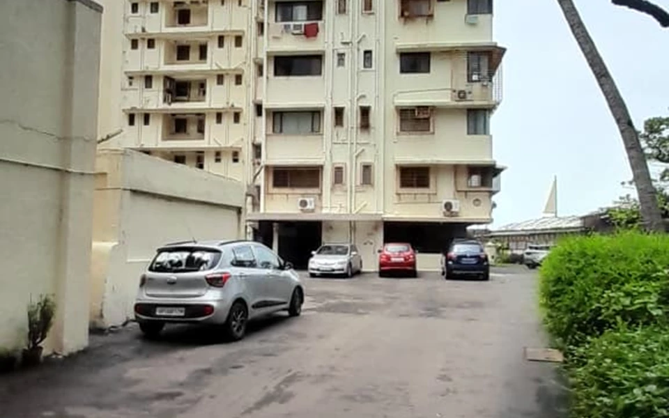 2 - Sea Palace, Juhu