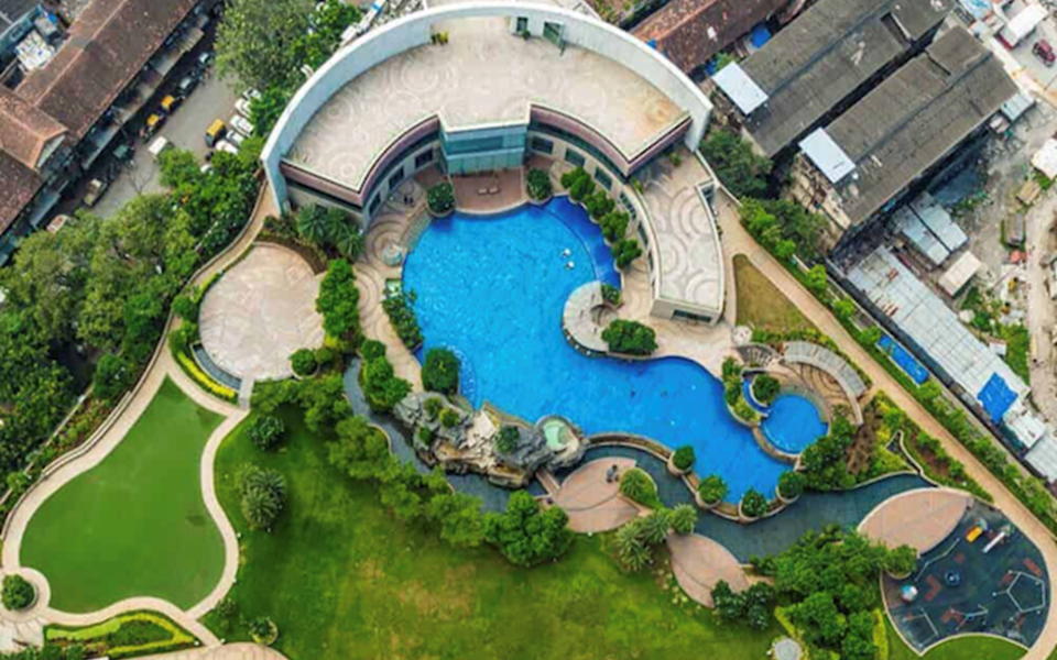 Building3 - Raheja Vivarea, Mahalaxmi