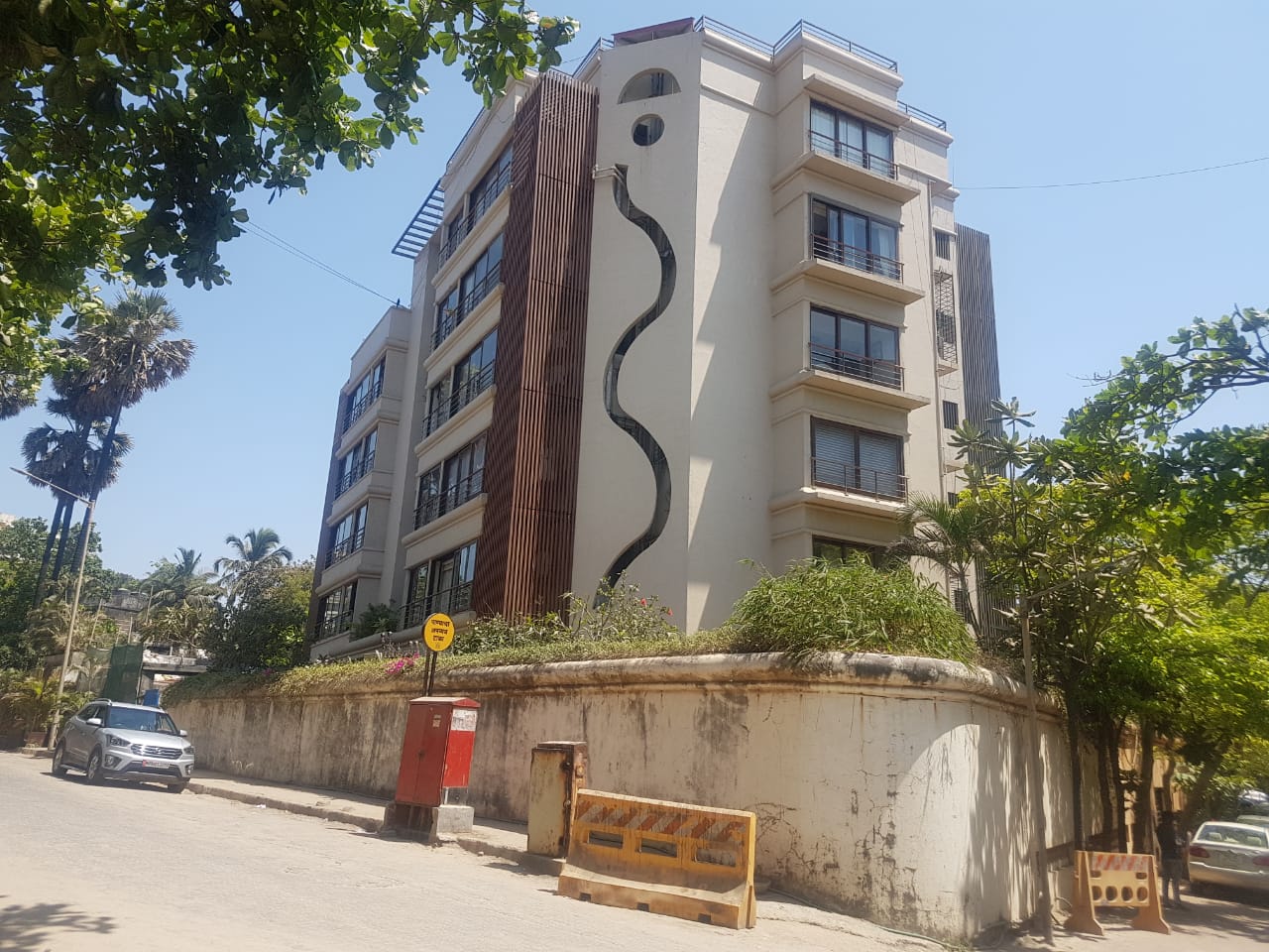 Flat on rent in Megh Apartment, Juhu