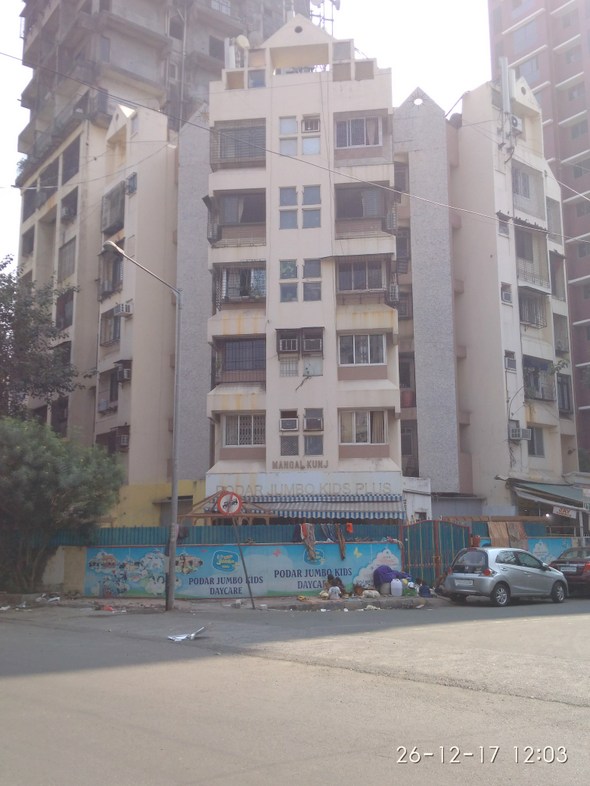 Flat on rent in Mangal Kunj, Bandra West