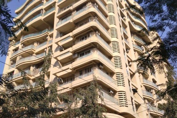 Flat on rent in Uday Bhanu, Santacruz West