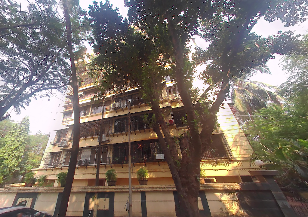 4 BHK Flat for Sale in Bandra West - Smoky Hill