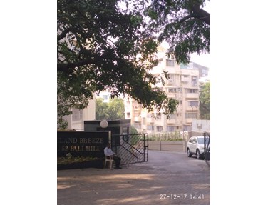 Land Breeze, Bandra West