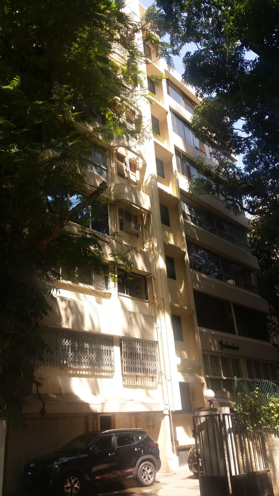  Flats on Rent in Gulmohar, Bandra West