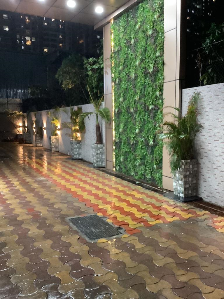 Office Space Office on Rent in Andheri West - Cosmos Plaza