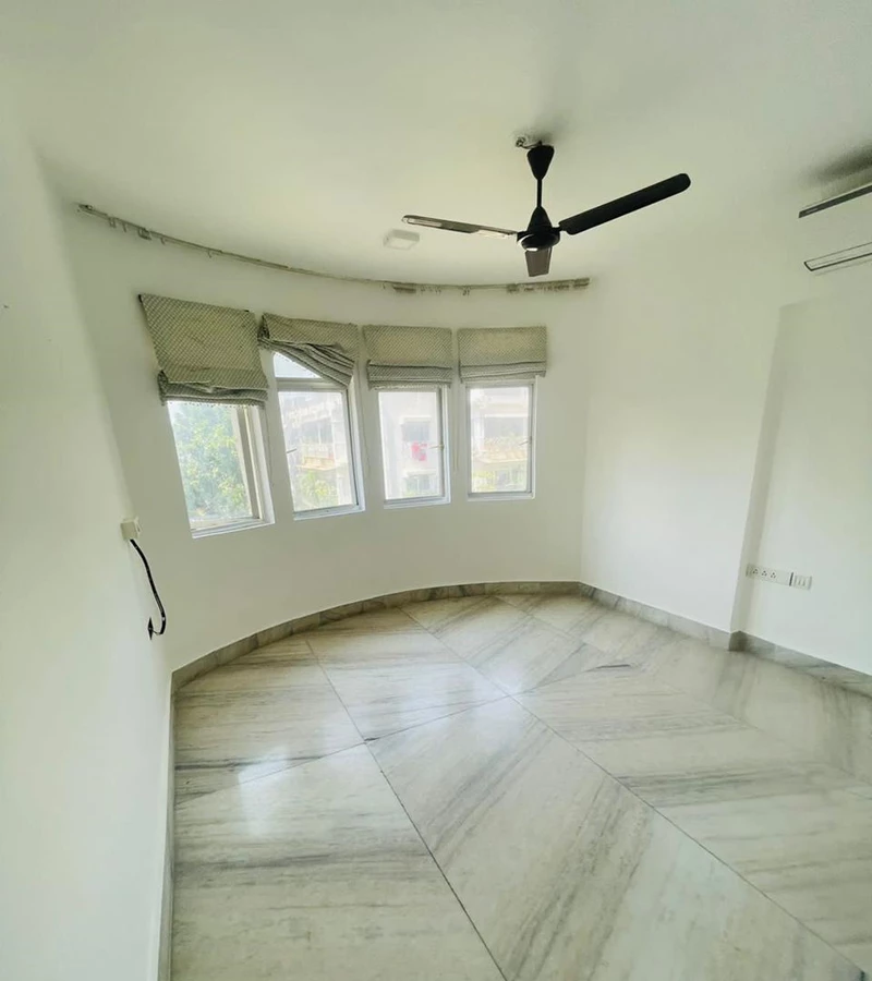 7 - Siddharth Building, Worli
