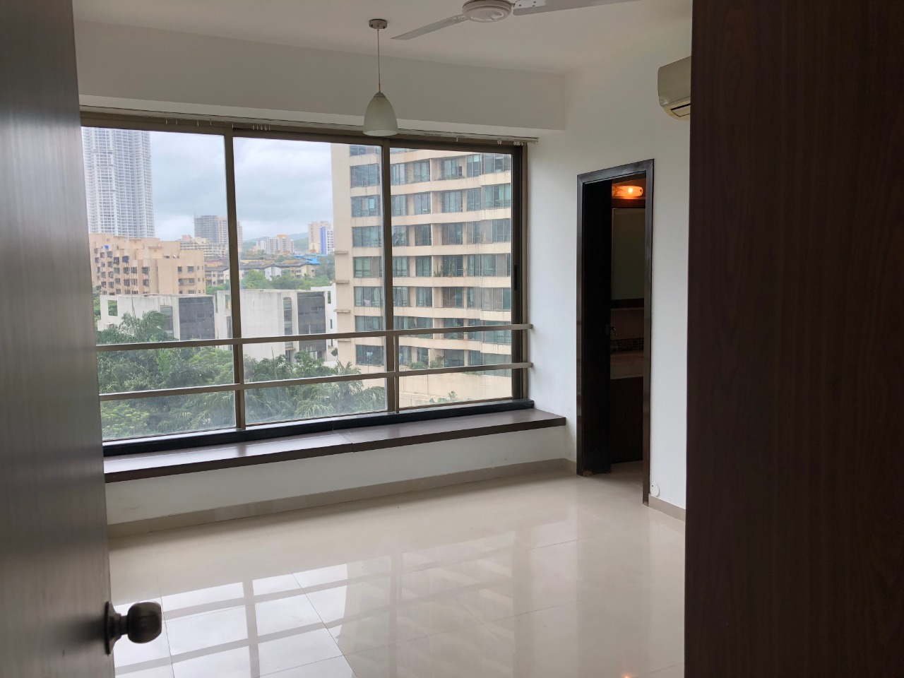 Bedroom 22 - Oberoi Woods, Goregaon East