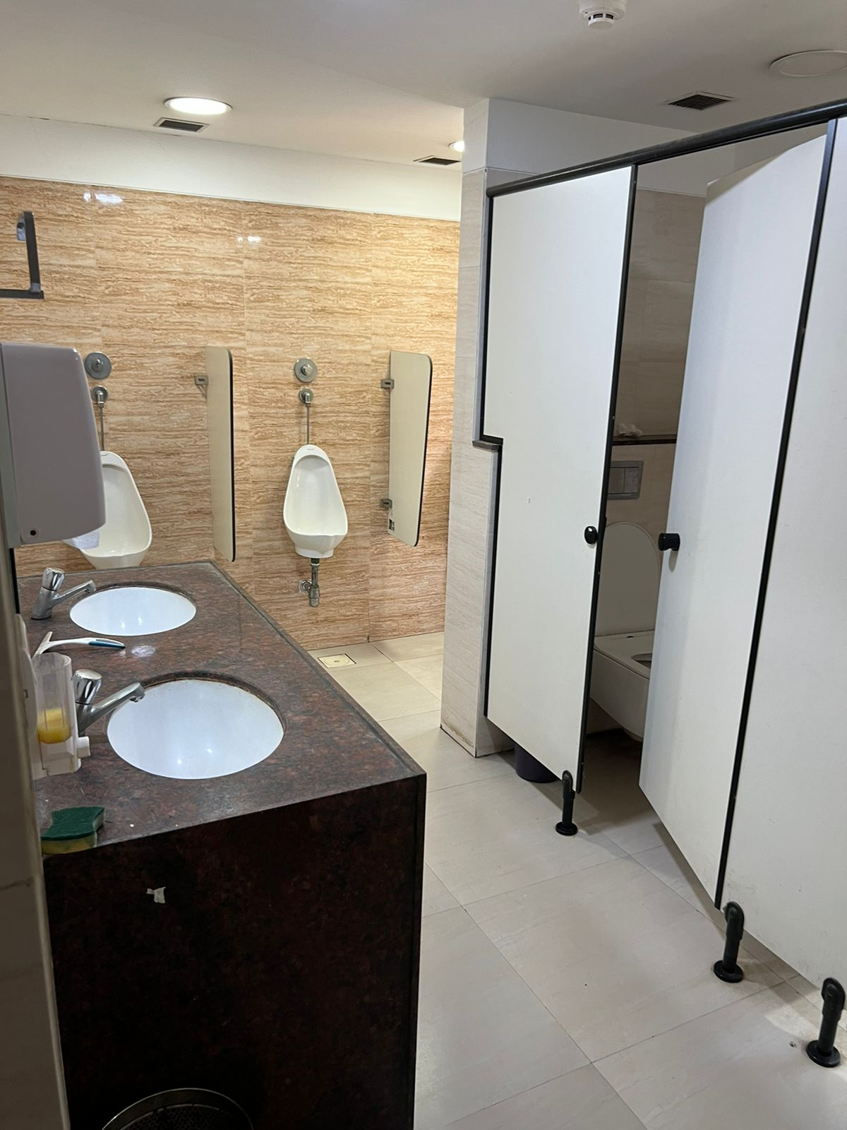 17 - Kanakia Zillion, Kurla