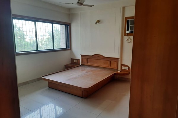 Flat for sale in Sea Breeze, Bandra West
