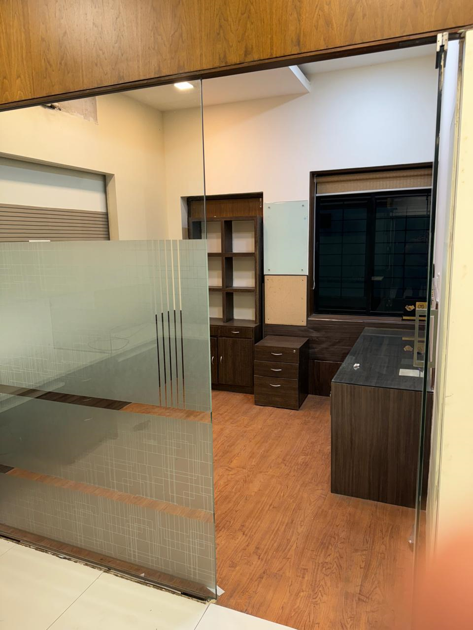 12 - Laxmi Plaza, Andheri West