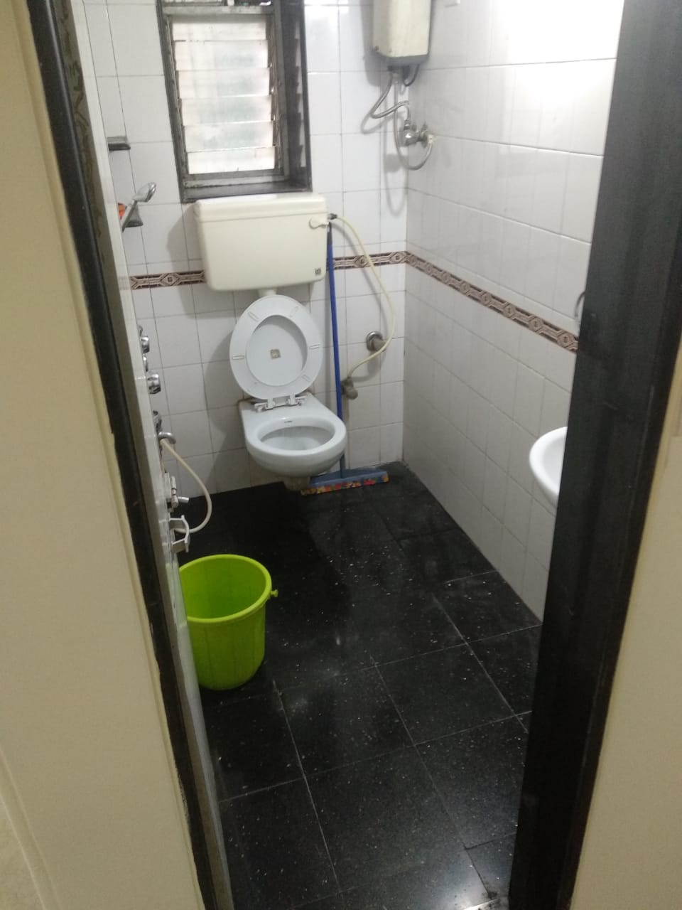 Bathroom 2 - Arvasu, Santacruz West