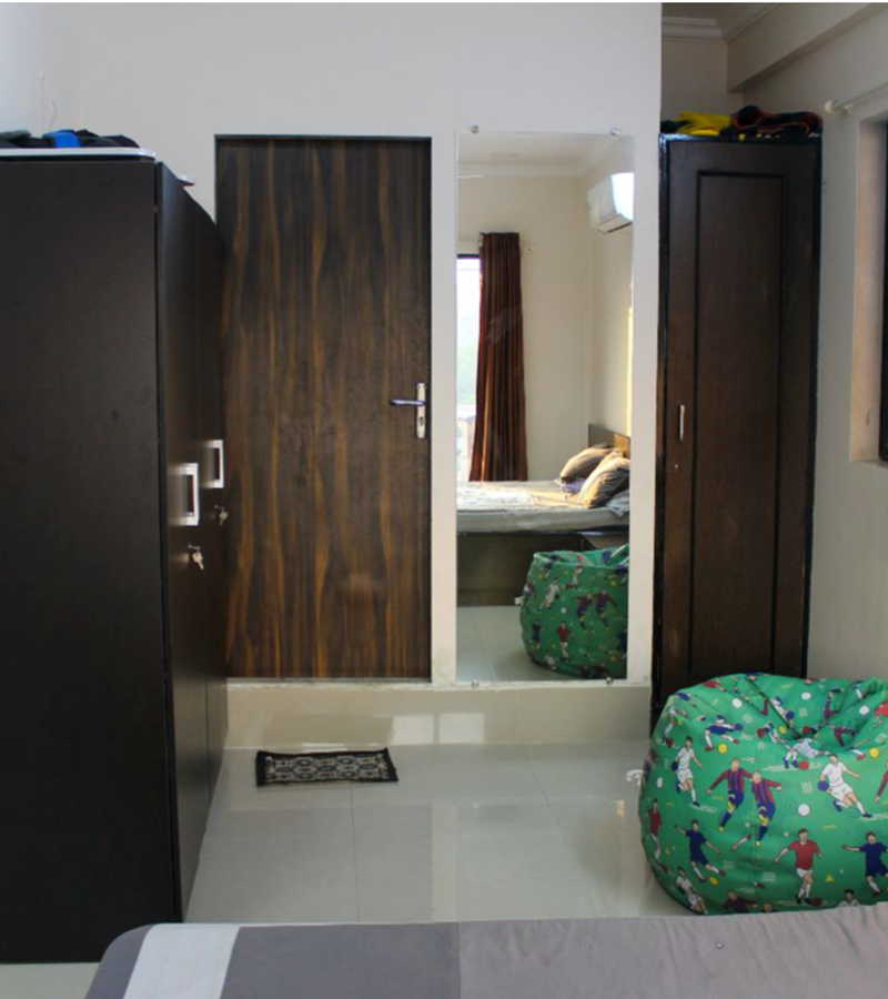 10 - Sadanand Classic, Khar West