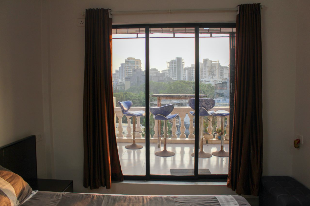 13 - Sadanand Classic, Khar West