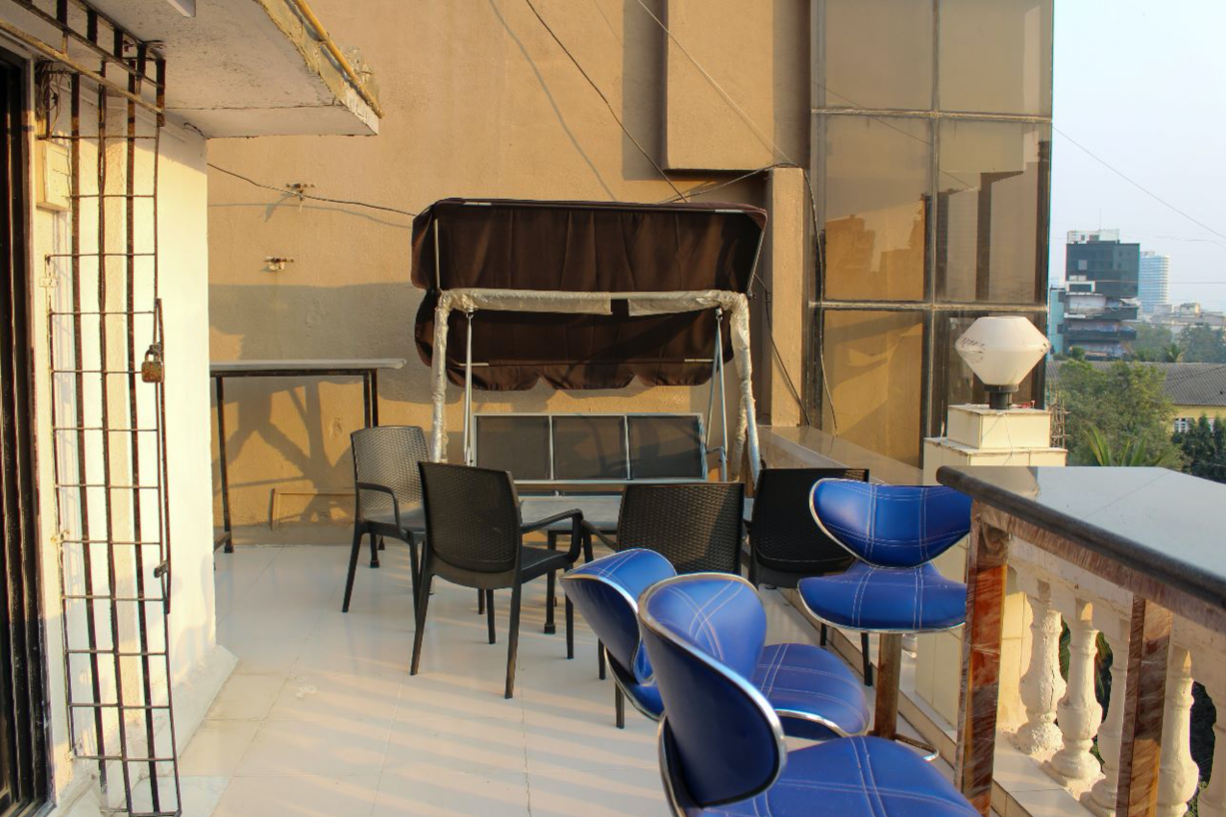 17 - Sadanand Classic, Khar West