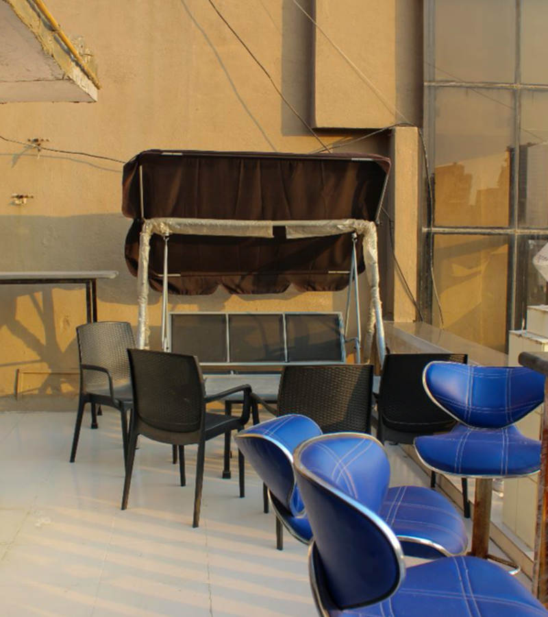 17 - Sadanand Classic, Khar West
