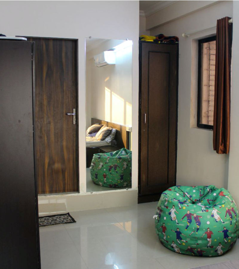 19 - Sadanand Classic, Khar West