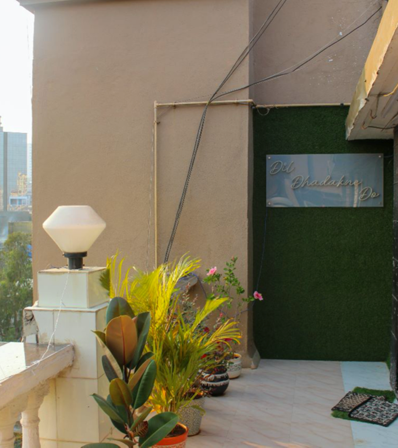 2 - Sadanand Classic, Khar West