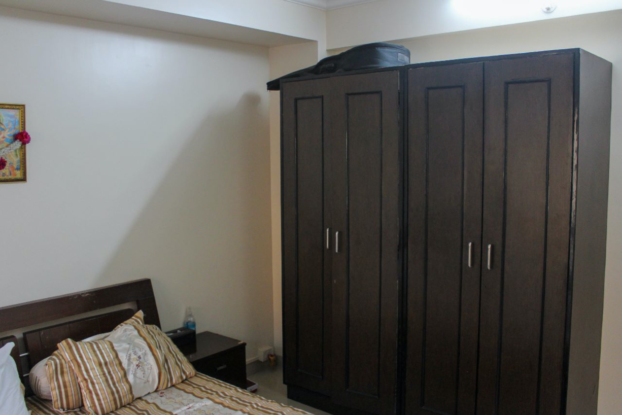 21 - Sadanand Classic, Khar West