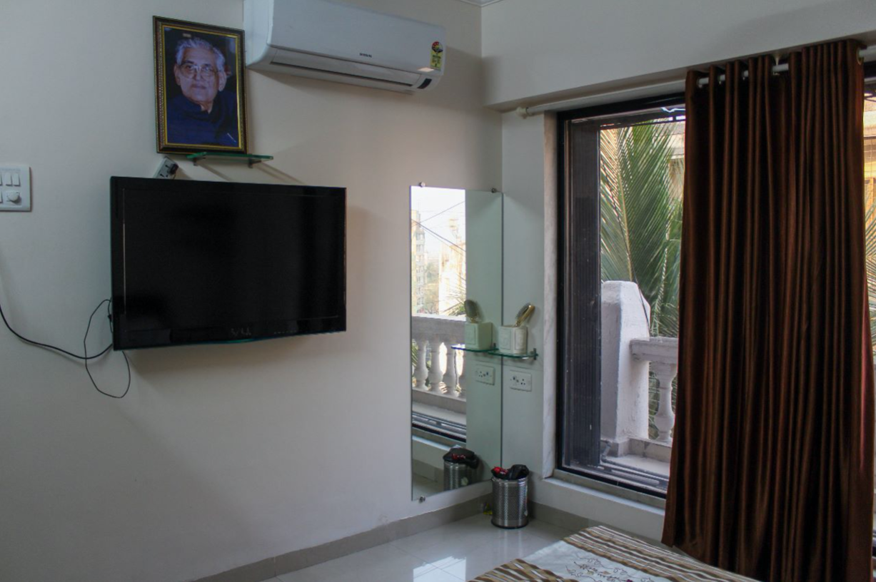 24 - Sadanand Classic, Khar West