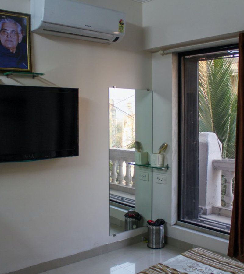 24 - Sadanand Classic, Khar West