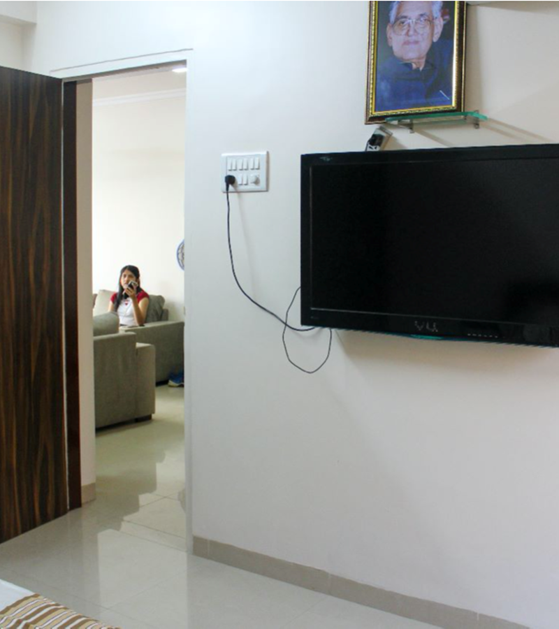 5 - Sadanand Classic, Khar West