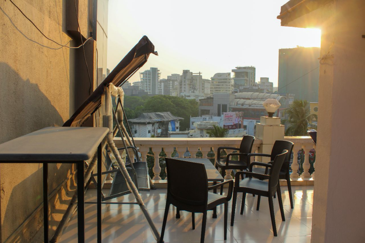 6 - Sadanand Classic, Khar West