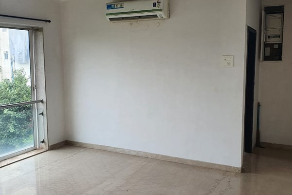 Flat on rent in Bhagtani Pearl, Santacruz West