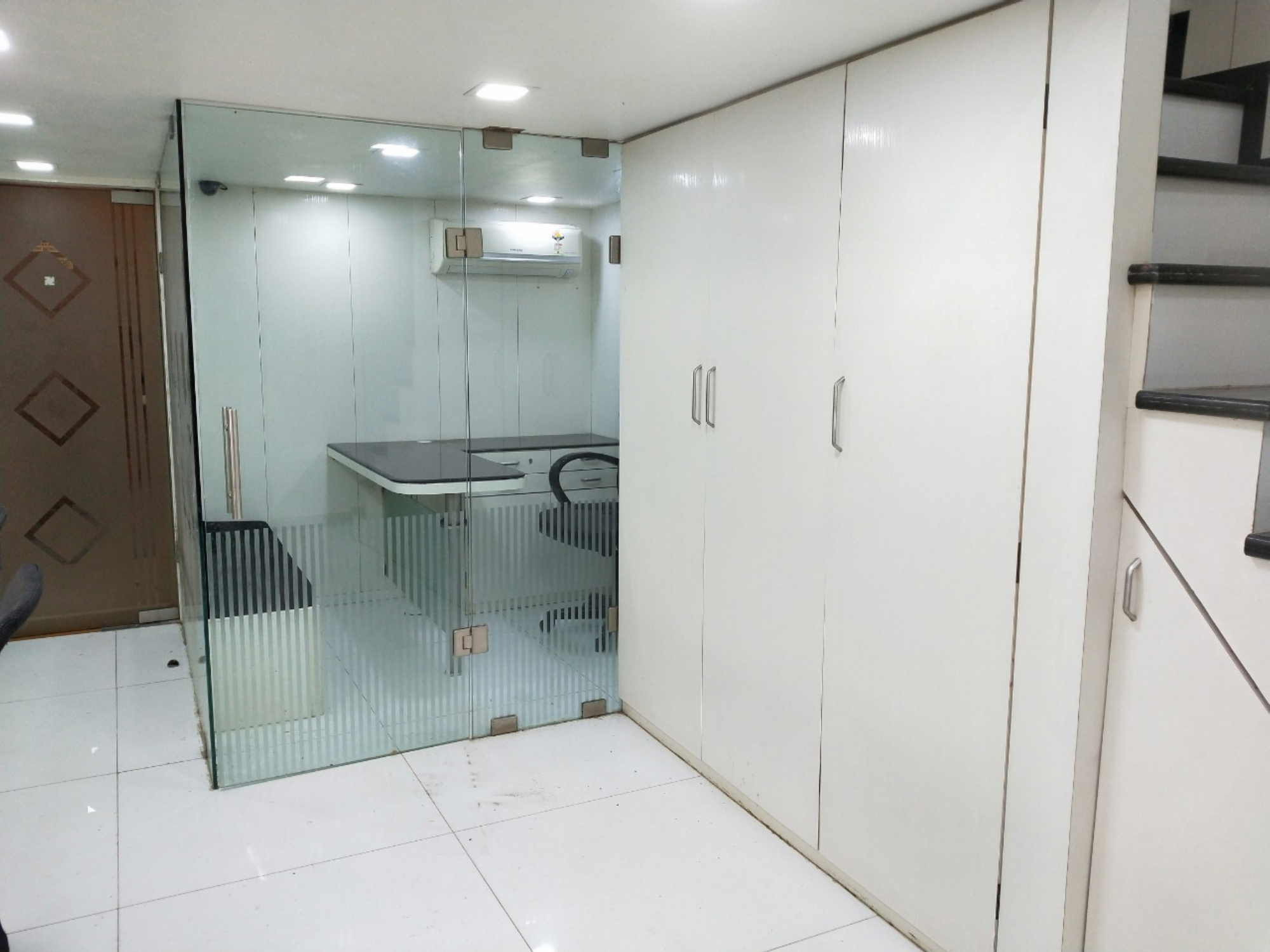 Cpz Officephoto Page 0008 - Crystal Plaza, Andheri West