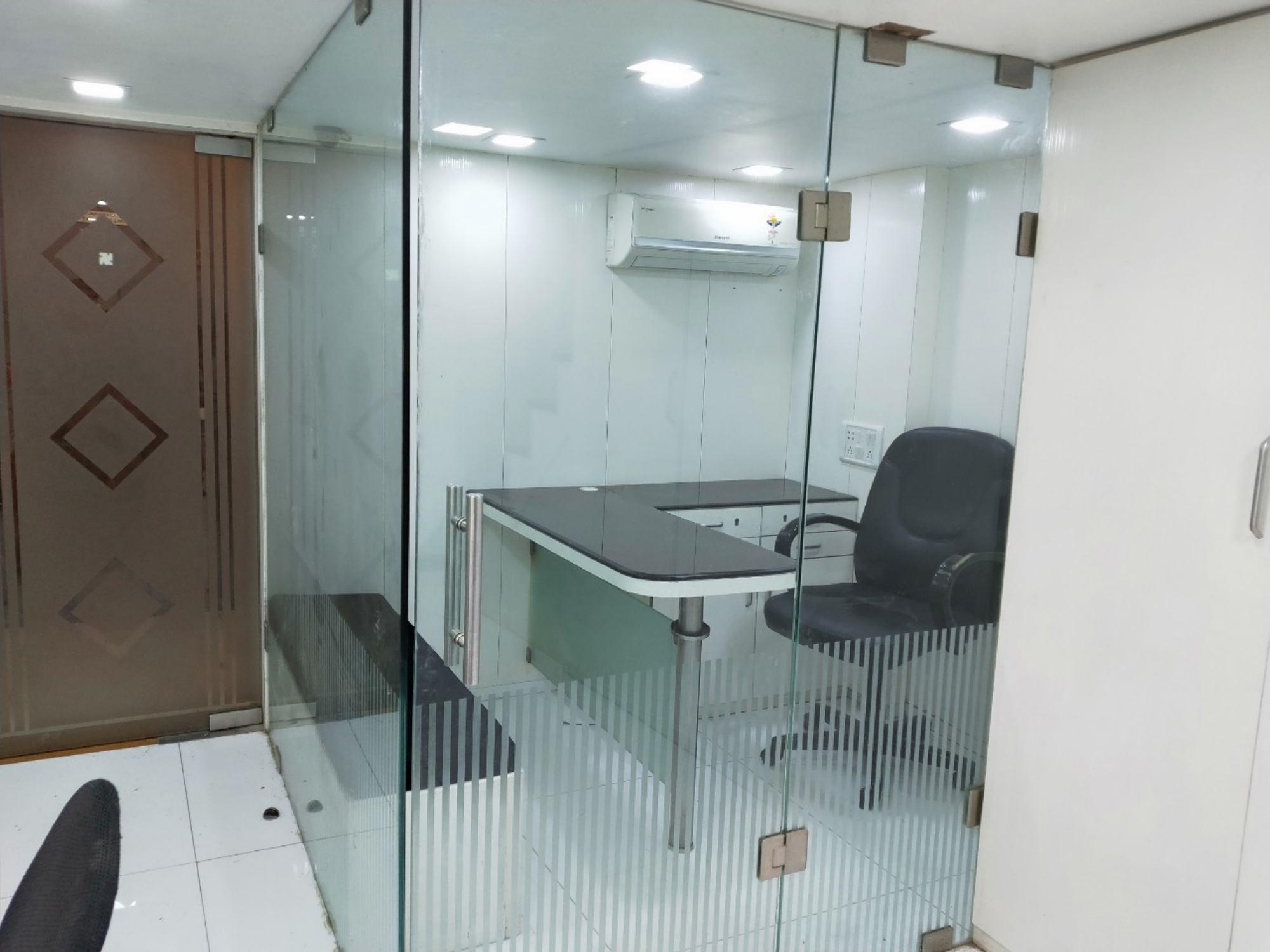 Cpz Officephoto Page 0009 - Crystal Plaza, Andheri West