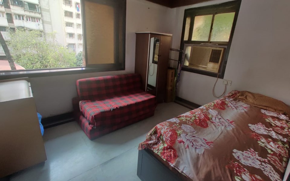 03 - Peter Apartment, Bandra West