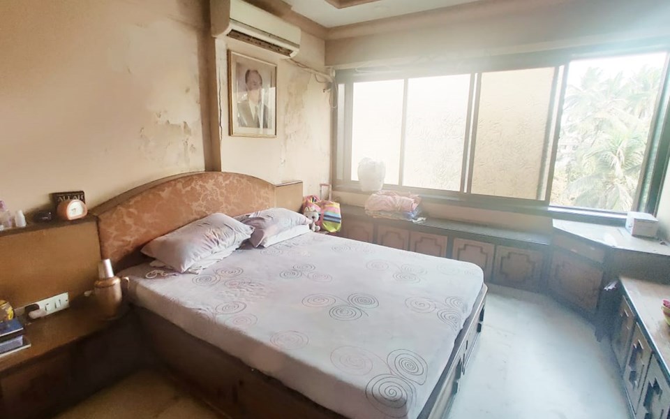 06 - Peter Apartment, Bandra West