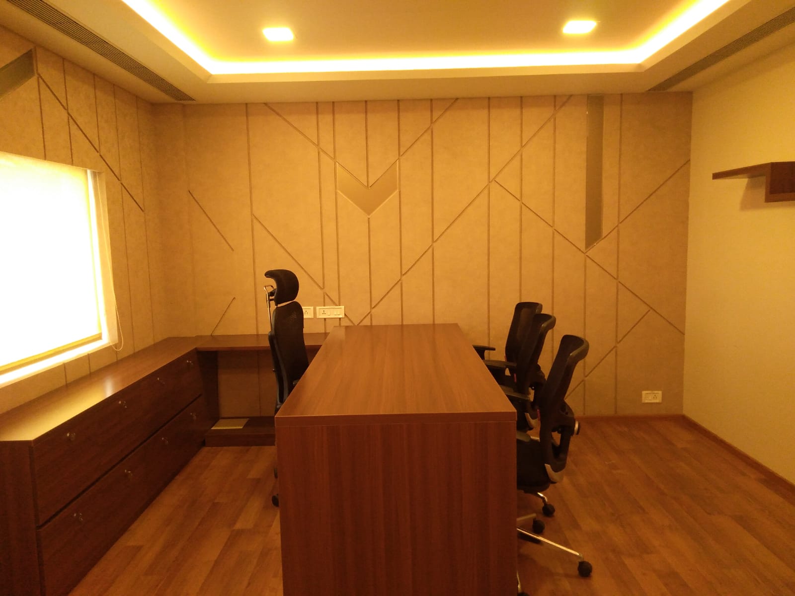 19 - Leela Galleria, Andheri East