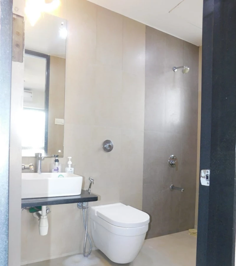 25 - Lily White, Andheri East