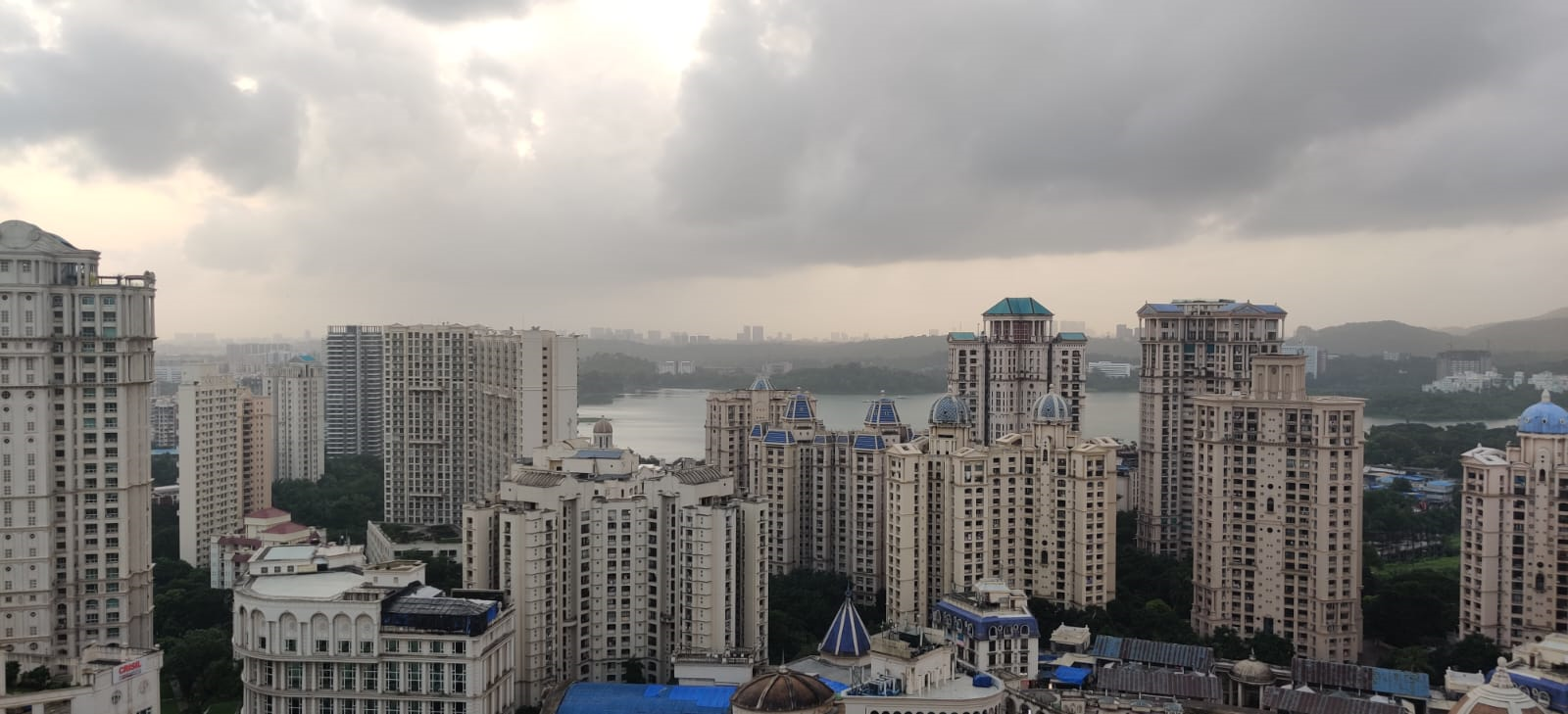 1 BHK Flat for Sale in Powai - Hiranandani Regent Hill